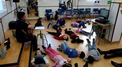 580 alumnos de una decena de centros de Galicia  participar�n hasta mayo en �Un artista en la escuela�.