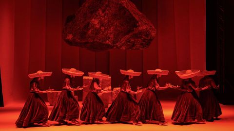 &laquo;Dique&raquo;, de Nova Galega Danza, durante la Mostra Internacional de Teatro(MIT) de Ourense.