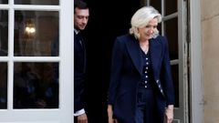 Le Pen y Bardella, a la salida del palacio de Matignon