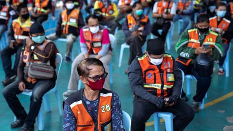 Grupo de taxistas y repartidores  en Thailandia