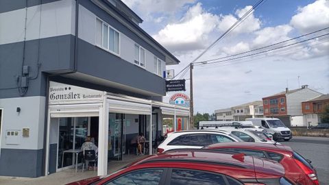 La pensión y restaurante González se ubica en el límite municipal entre Lugo y Outeiro de Rei