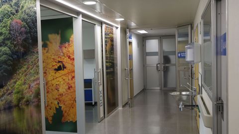 Pasillo del paritorio provisional, situado en la primera planta del Edificio Cristal.