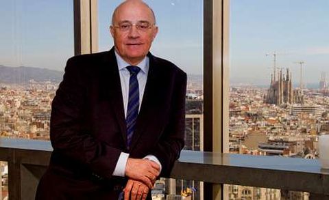 Oliu, en una de las plantas de la Torre Sabadell, de Barcelona, no oculta su «decepción» personal con Manuel Fernández de Sousa.