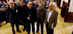 Los asistentes al homenaje en el Liceo escucharon una conferencia sobre la catedral. 