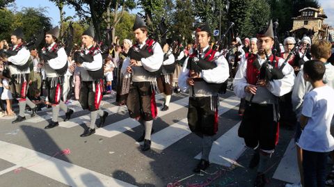 Gaiteros en el desfile del Da de Amrica en Asturias.Gaiteros en el desfile del Da de Amrica  en Asturias