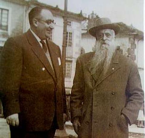Lence-Santar, a la derecha, con Cunqueiro en una imagen de hace d�cadas