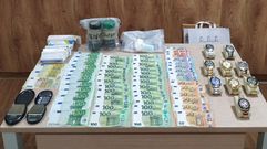 Imagen del material incautado en el registro.