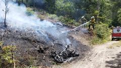 En la extincin del incendio participaron Emerxencias de Cuntis y personal de Medio Rural