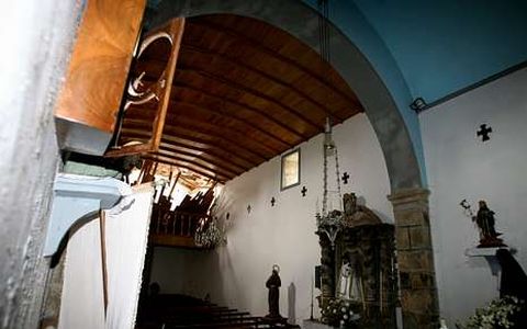 En septiembre del 2007 un rayo da�� el templo de Prado, donde se actu� en poco tiempo. 
