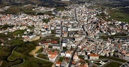 La distancia entre la fachada y el fondo de muchos edificios supera el l�mite del PGOM, afirma el PP.