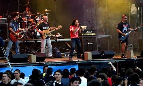 Riff Raff -en una imagen de archivo- abrieron el festival del recinto ferial pontevedr�s.