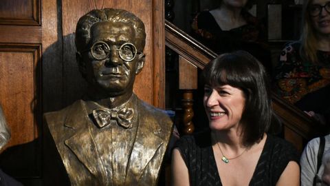 Ana Pontn descubri el busto de Castelao el sbado