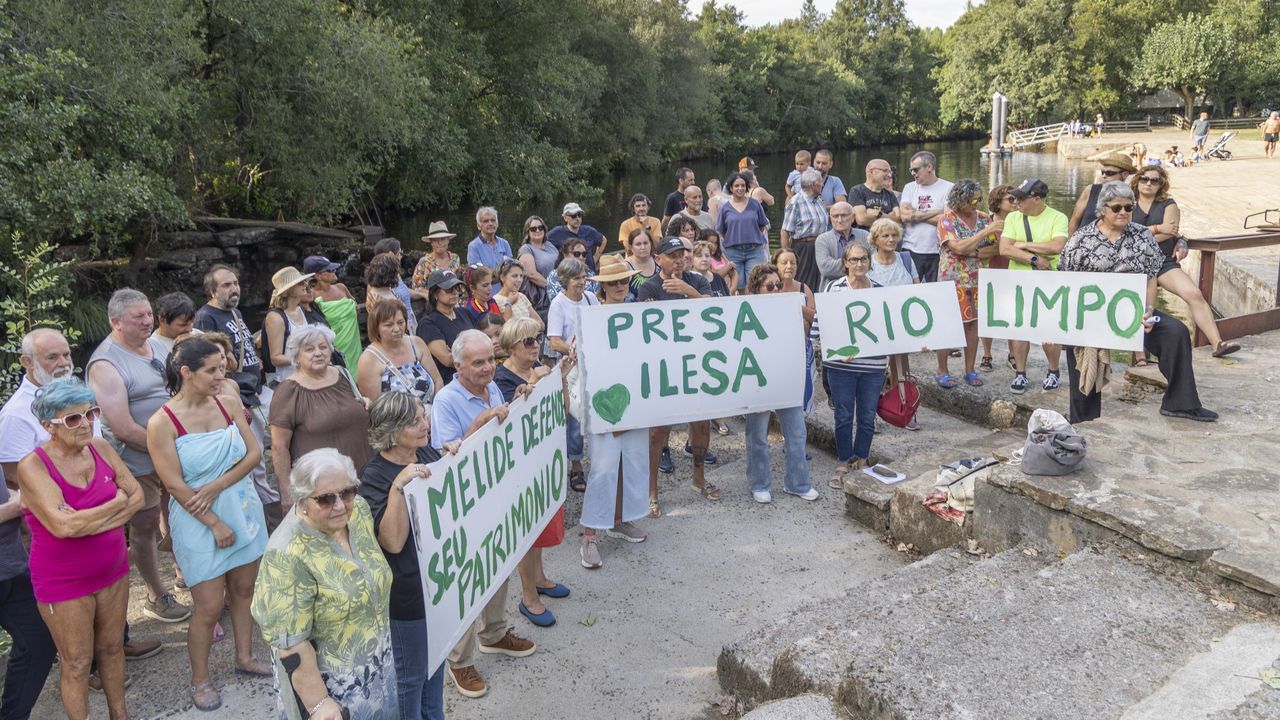 Los vecinos solicitan amparo patrimonial para la presa de la playa fluvial de Melide