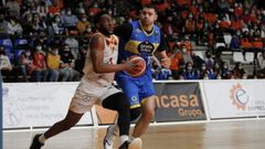 Los cobistas trabajaron bien en defensa en la cancha del Carbajosa