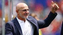Luis de la Fuente, tras la clasificaci�n de Espa�a para octavos de final del Mundial.