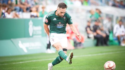 Migue Leal durante el derbi