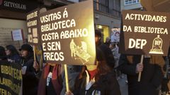 Manifestaci�n en defensa de la biblioteca de Ferrol