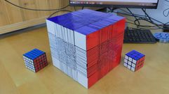 As� es el cubo de Rubik de 22x22x22