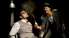 Alberto Rol�n interpreta a Jon Calquera y Xoque Carbajal al capo de la mafia tabaquera Silvio Nicotini.