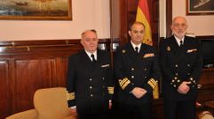 Jos� Andr�s D�az y Antonio Jover Pons con el almirante del Arsenal, Manuel Garat