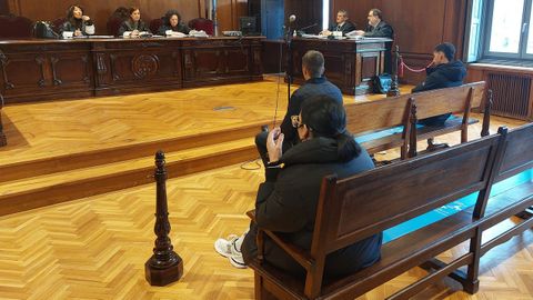 Los tres acusados mantuvieron las distancias durante la celebraci�n de juicio