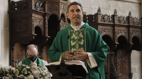 El obispo, Fernando García Cadiñanos