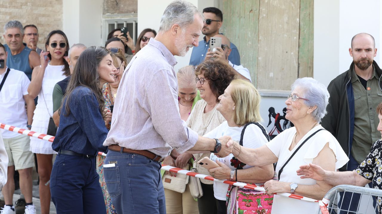 El rey insta a abordar la normativa, la acción directa y la prevención ante los incendios