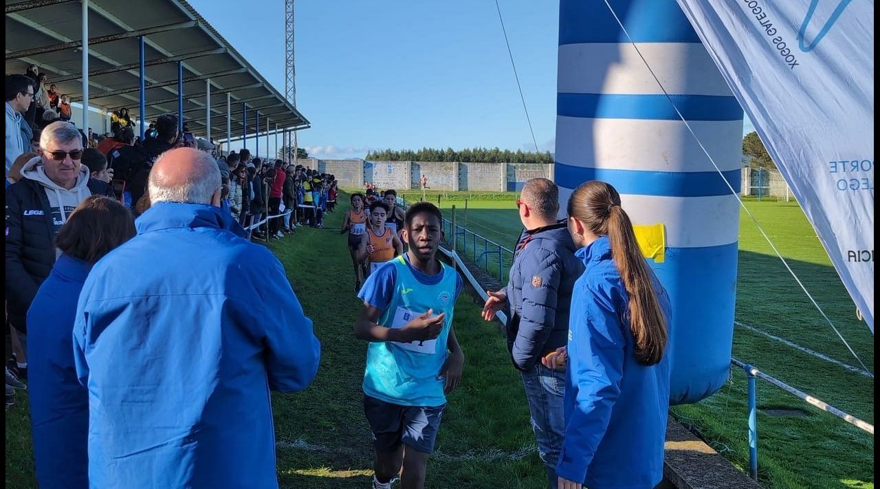 Sidi Sangare, el adolescente de Mali que llegó en patera a Canarias y fue acogido en A Mariña, subcampeón gallego en atletismo