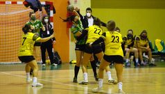 Las im�genes del partido entre el Asmubal y el Lavadores