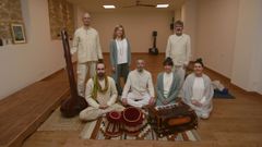 De izquierda a derecha, de arriba a abajo: Ignacio, Merche, Vicente, Javier, Marcel, Gloria y Laura