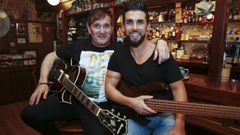 Luis Cuba, junto a su hijo, que tambi�n es m�sico