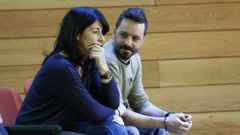 Los padres de Julia, en un pleno del Parlamento gallego