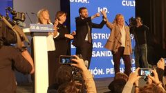 Pablo Casado junto a Carmen Moriy�n, Paloma G�zquez y Mercedes Fern�ndez en Oviedo
