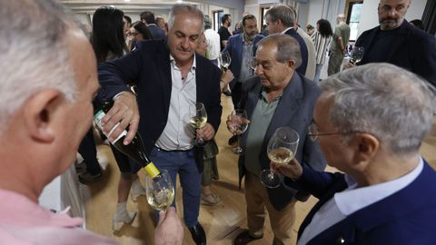 Al término de la entrega de premios se sirvió un vino a los asistentes