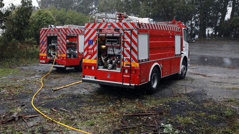 Al lugar del incendio se desplazaron camiones de Bomberos de Viveiro, en una imagen de archivo