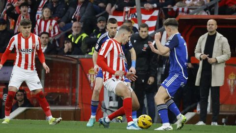 Derbi asturiano entre el Real Sporting de Gijon y el Real Oviedo en El Molin�n