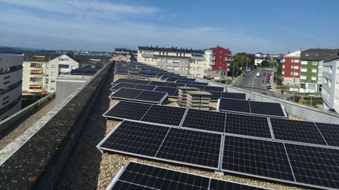 Instalaciones fotovoltaicas colocadas por Endesa en un establecimiento de Lugo
