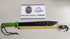 El machete incautado por la Polica Local de Cambre