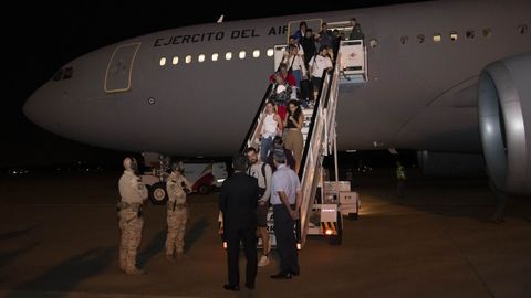 Llega a Madrid el primer avi�n del Ej�rcito con 200 evacuados de Israel