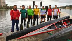 Oliveira -segundo por la derecha- con Benavides a su izquierda durante su concentraci�n en Palma. 