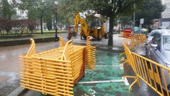 Inicio de las obras de reforma de los viales perimetrales de la plaza de Barcelos, en Pontevedra