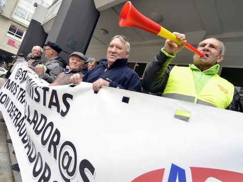 Los emigrantes volvieron a sacar sus pancartas a la calle. 
