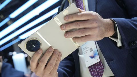 Tambi�n llamaron la atenci�n m�viles plegables como el Mate XT de Huawei 