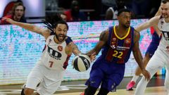 Higgins maneja el bal�n ante el Baskonia