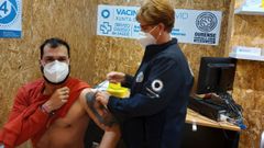 Sigue la vacunaci�n de refuerzo para los que est�n entre 40 y 49 a�os