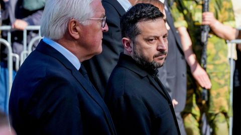 El presidente de Ucrania, Volod�mir Zelenski, en la preocesi�n funeraria.