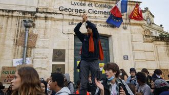 Estudiantes bloquean la entrada a un instituto de Montpellier