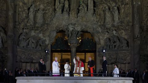El papa, durante la bendici�n de la Torre de Jesucristo ante la fachada del Nacimiento de la Sagrada Familia