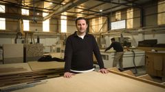 El empresario caldense David Camba en la f�brica donde hacen los paneles de cascarilla de arroz en�O Campi�o