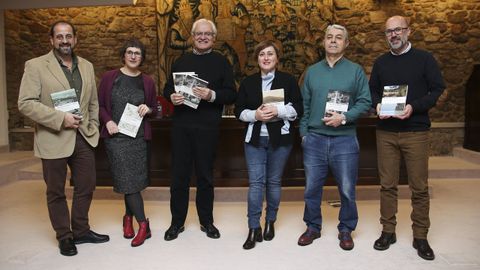 Freixanes (tercero pola esqueda), con alg�ns dos autores dos traballos